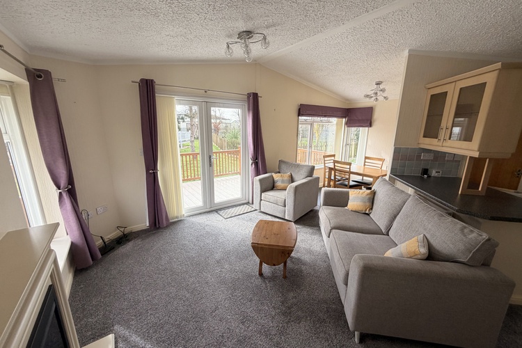 Advent Lodge Tarragon